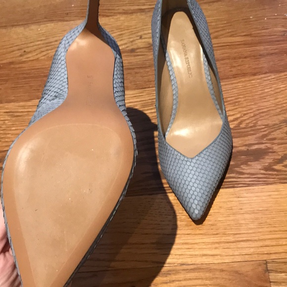 NWOB Banana Republic Heels - Picture 3 of 3